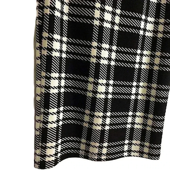 Bobeau Women’s Mini Skirt Black & White Sz. -NWOT - Picture 3 of 5